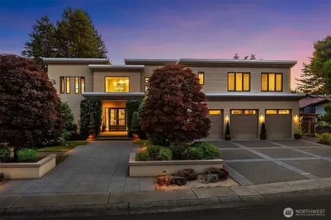 2 Crescent Key SE Bellevue WA 98006