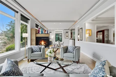2 Crescent Key SE Bellevue WA 98006