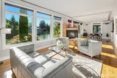 2 Crescent Key SE Bellevue WA 98006