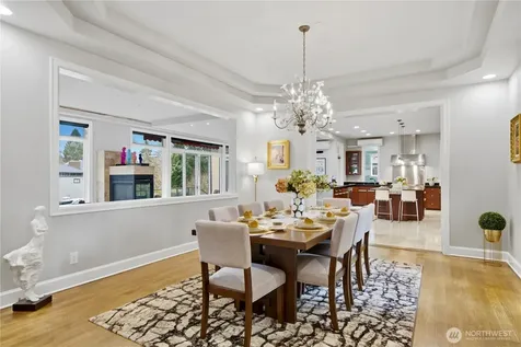 2 Crescent Key SE Bellevue WA 98006