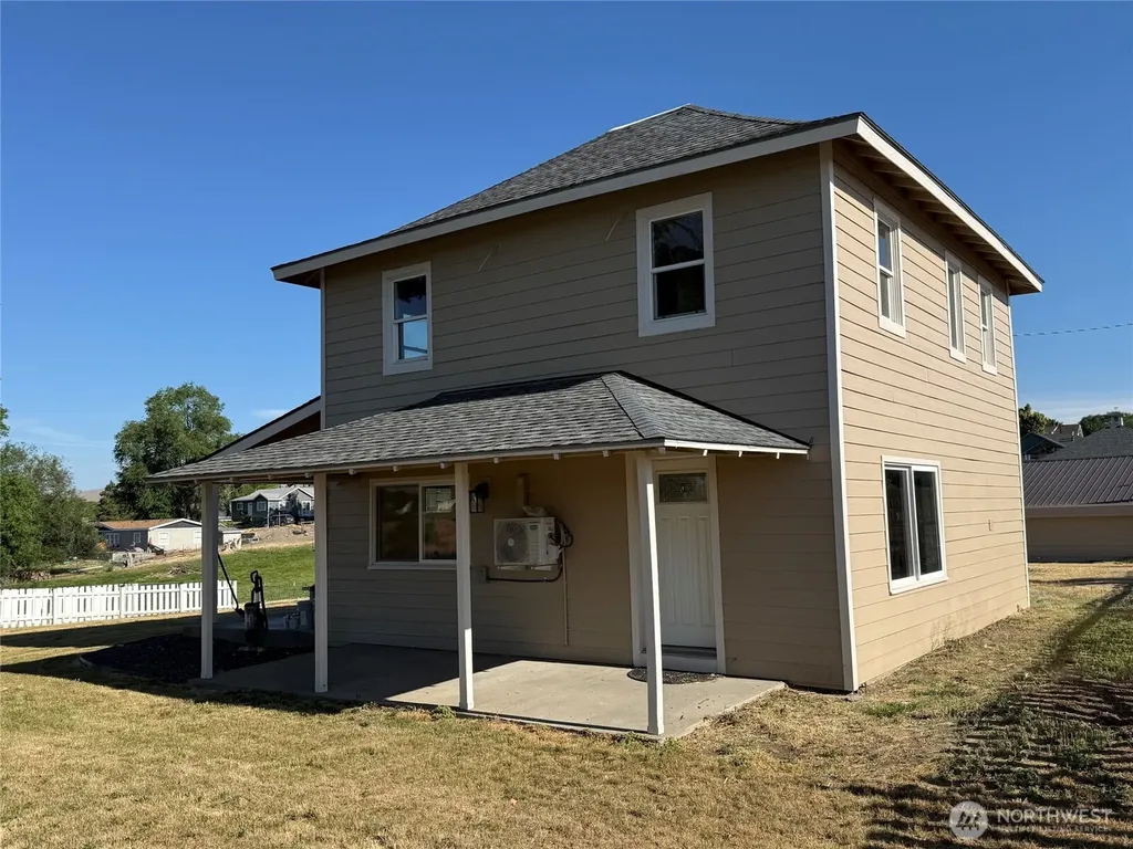 990 Lancaster Road Selah WA 98942