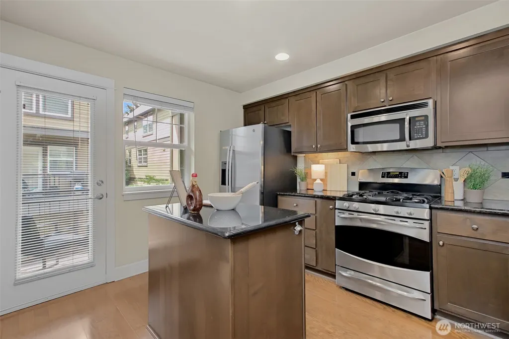 2707 SW Sylvan Heights Drive Seattle WA 98106