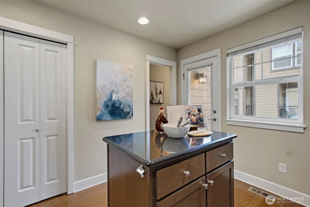 2707 SW Sylvan Heights Drive Seattle WA 98106
