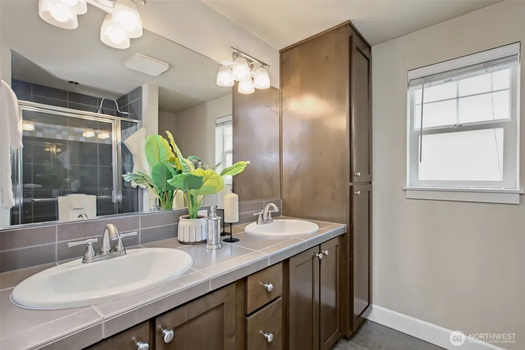 2707 SW Sylvan Heights Drive Seattle WA 98106