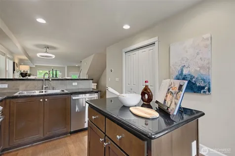 2707 SW Sylvan Heights Drive Seattle WA 98106