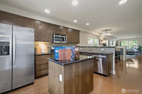 2707 SW Sylvan Heights Drive Seattle WA 98106