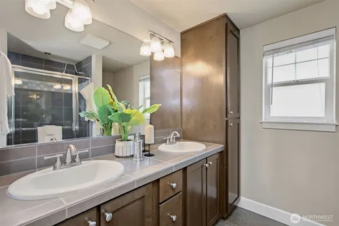 2707 SW Sylvan Heights Drive Seattle WA 98106