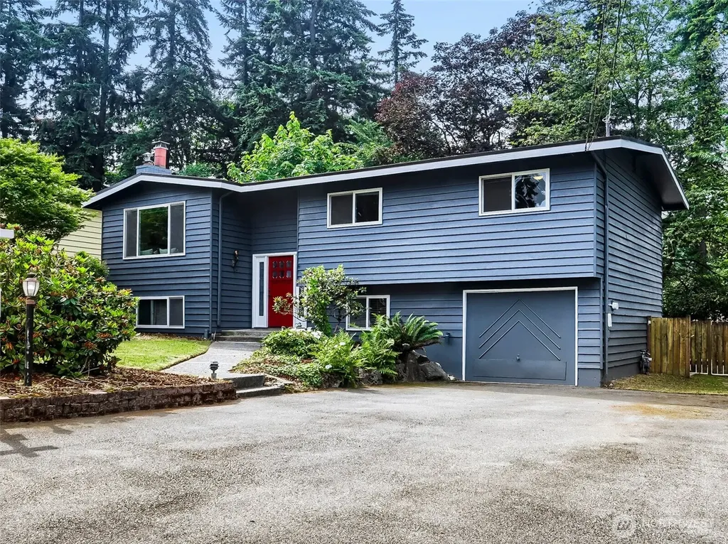 8451 NE 137th Street Kirkland WA 98034