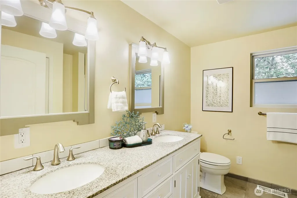 8451 NE 137th Street Kirkland WA 98034