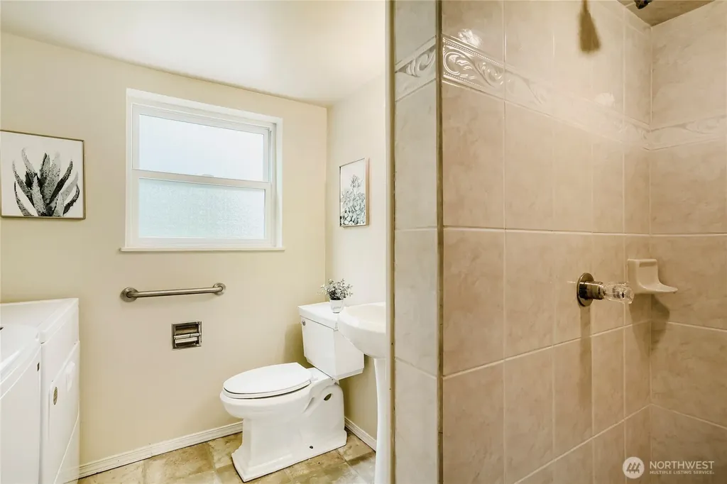 8451 NE 137th Street Kirkland WA 98034