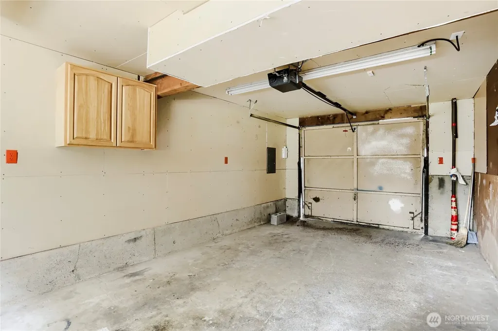 8451 NE 137th Street Kirkland WA 98034