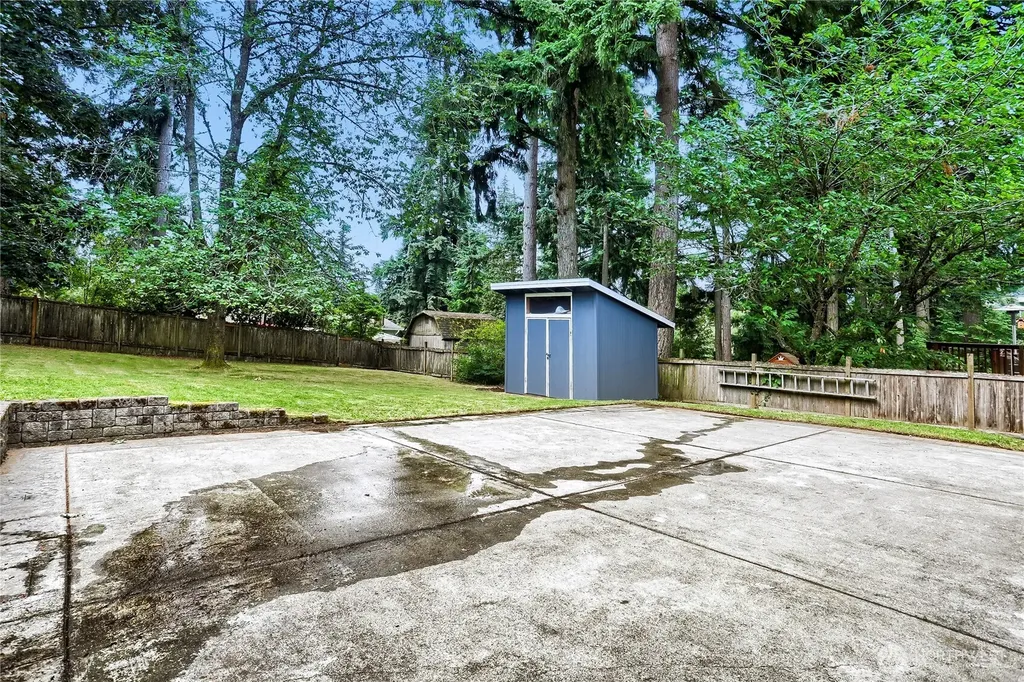 8451 NE 137th Street Kirkland WA 98034
