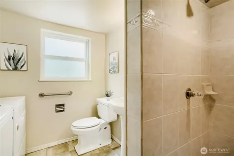 8451 NE 137th Street Kirkland WA 98034