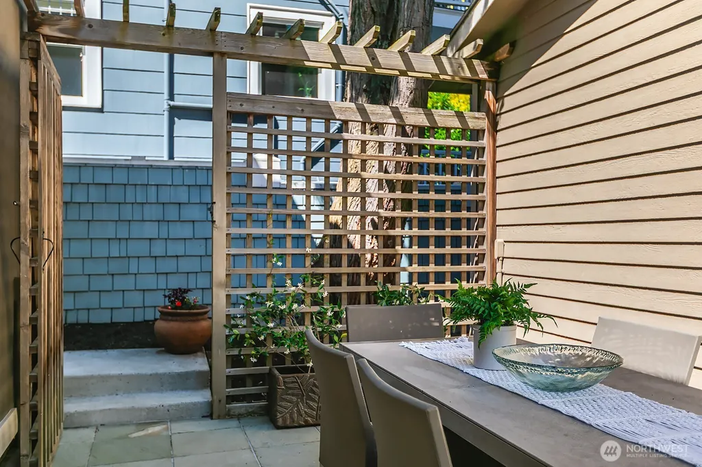 1506 17th Avenue E Seattle WA 98112