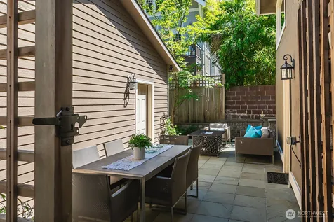 1506 17th Avenue E Seattle WA 98112