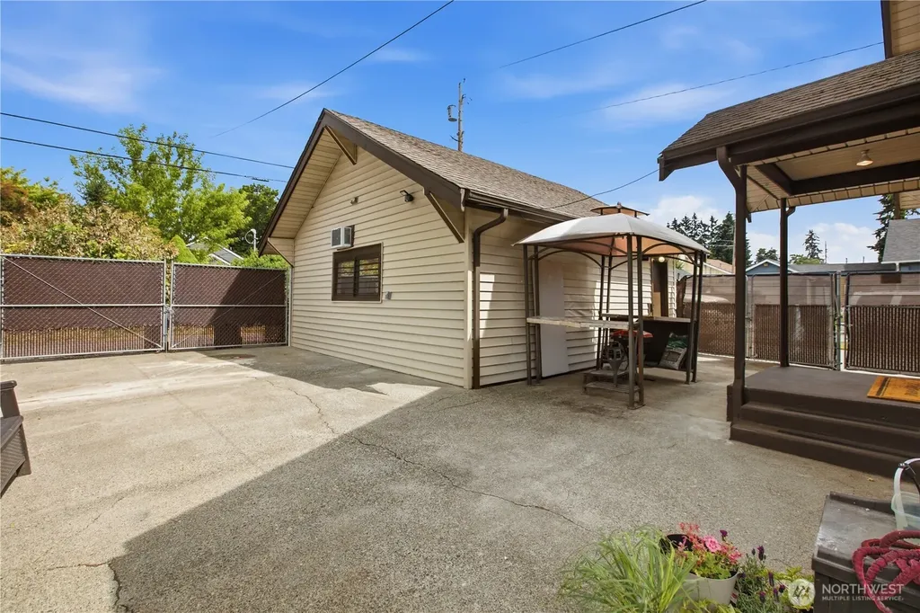 130 H Street SE Auburn WA 98002