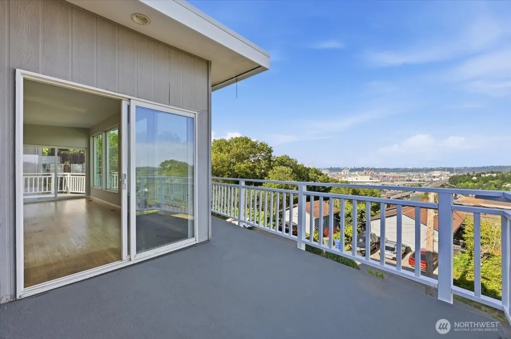 3741 33rd Avenue SW Seattle WA 98126
