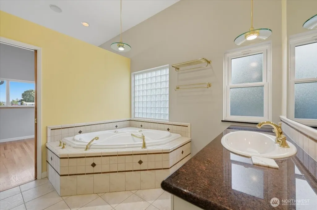 3741 33rd Avenue SW Seattle WA 98126