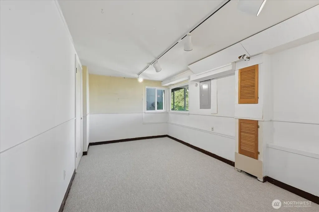 3741 33rd Avenue SW Seattle WA 98126
