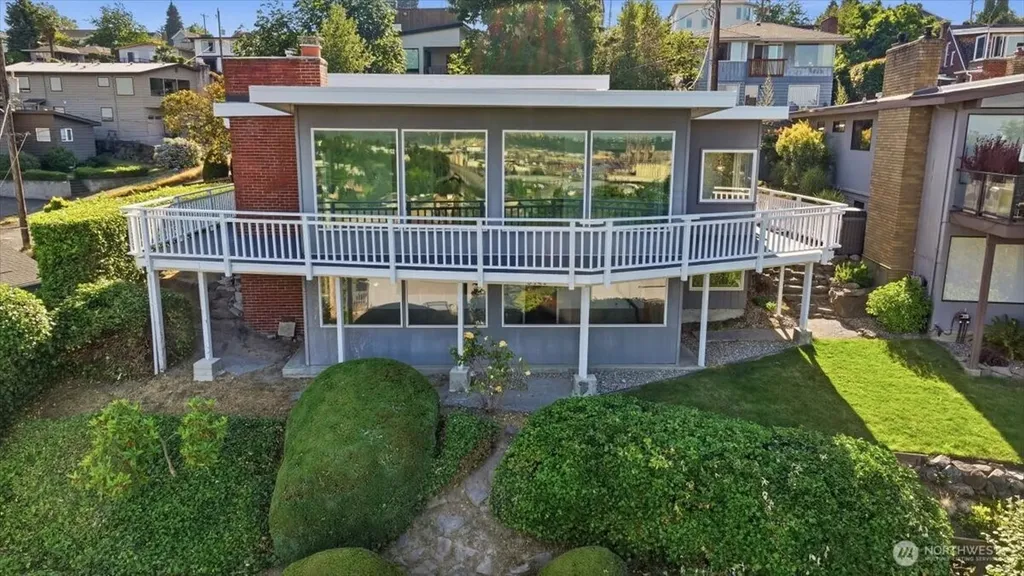 3741 33rd Avenue SW Seattle WA 98126