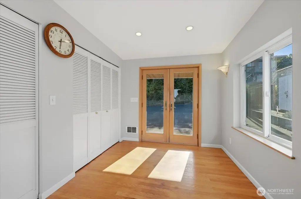 3741 33rd Avenue SW Seattle WA 98126