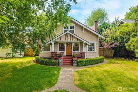 518 W Pioneer Puyallup WA 98371