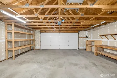 518 W Pioneer Puyallup WA 98371