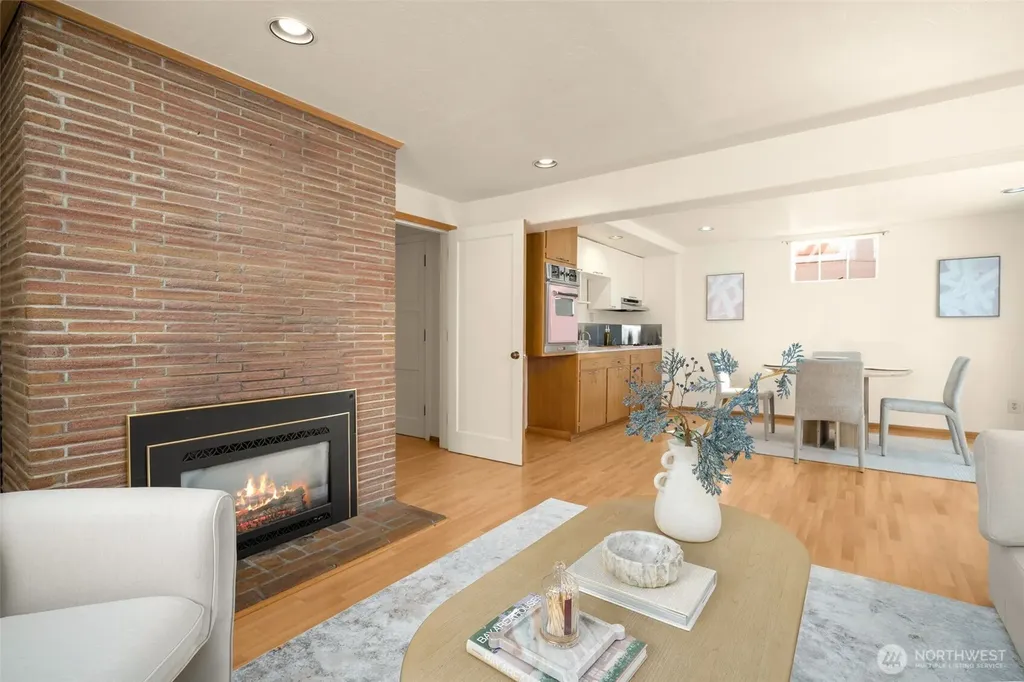 4333 32nd Avenue W Seattle WA 98199