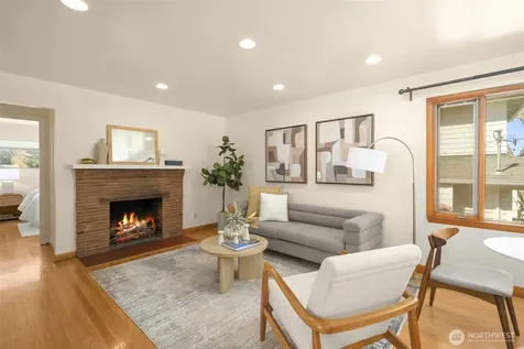 4333 32nd Avenue W Seattle WA 98199