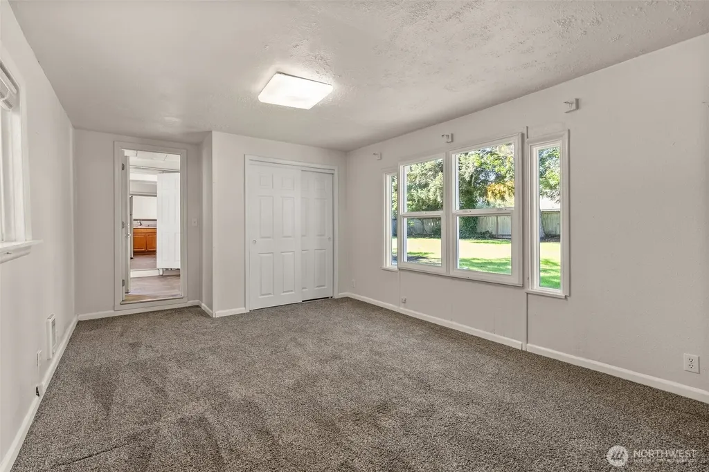 10002 Oak Lane SW Lakewood WA 98499