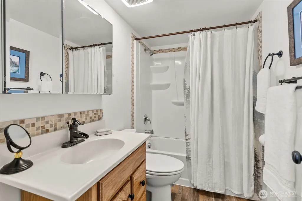 10002 Oak Lane SW Lakewood WA 98499