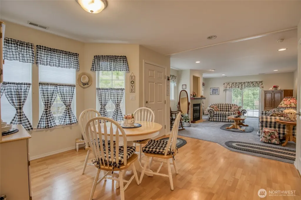 212 Brant Lane Hoquiam WA 98550