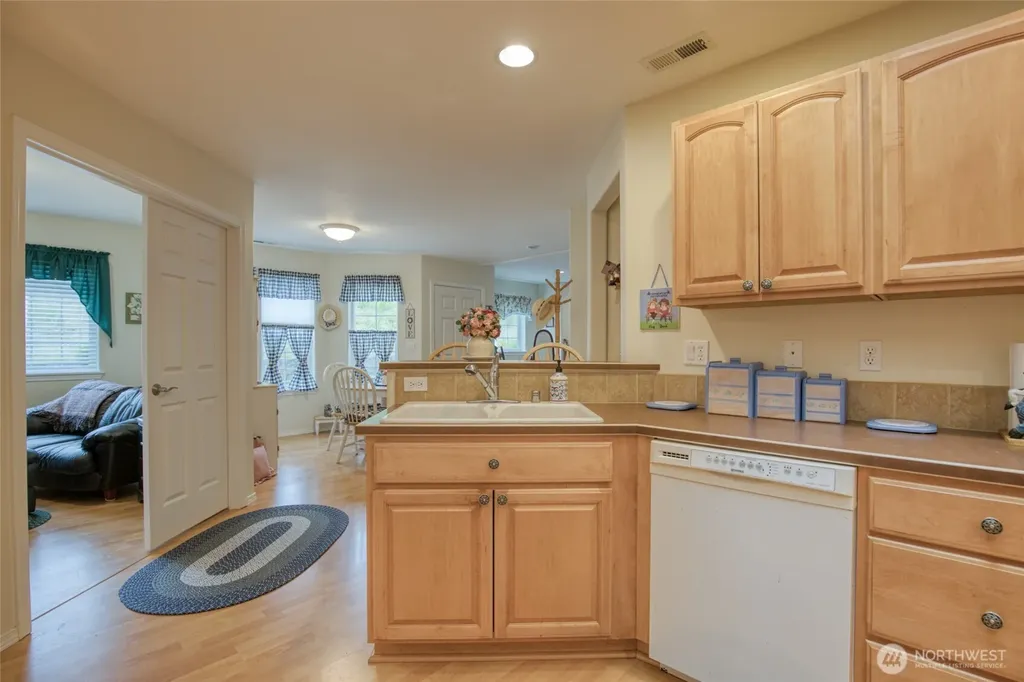 212 Brant Lane Hoquiam WA 98550