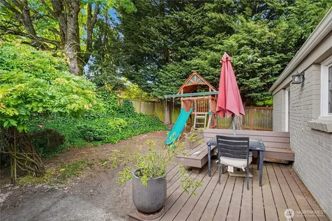 3633 41st Avenue W Seattle WA 98199