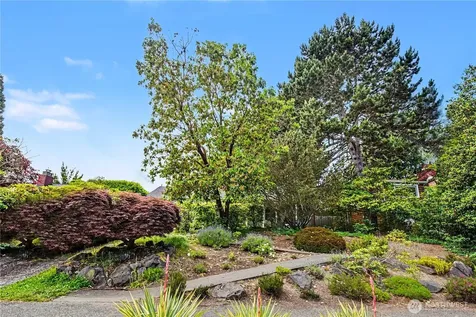 3633 41st Avenue W Seattle WA 98199