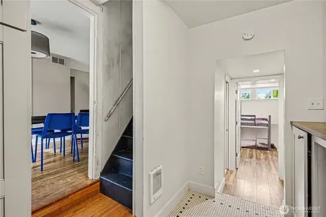 3633 41st Avenue W Seattle WA 98199