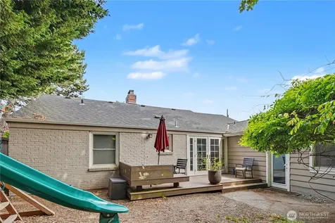 3633 41st Avenue W Seattle WA 98199