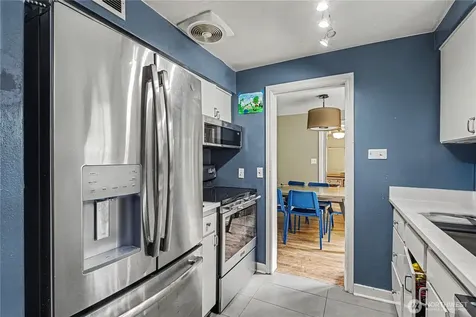 3633 41st Avenue W Seattle WA 98199