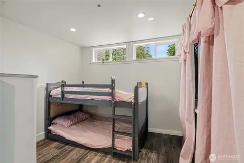 3633 41st Avenue W Seattle WA 98199