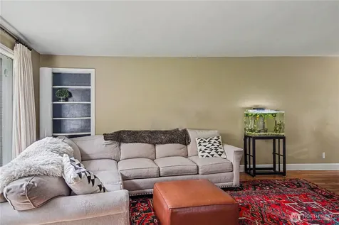 3633 41st Avenue W Seattle WA 98199