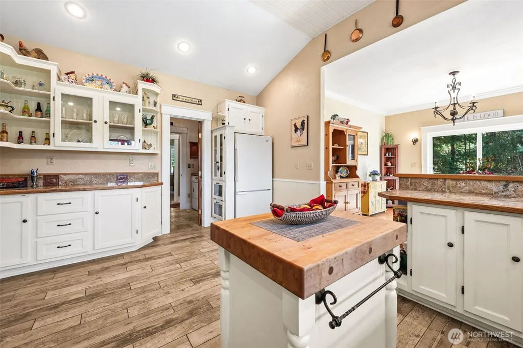 3840 E Mason Lake Road Shelton WA 98584