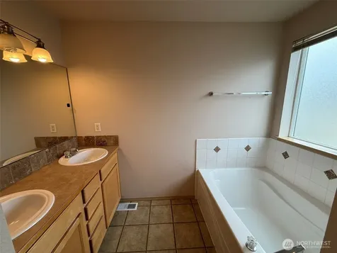 26829 226th Place SE Maple Valley WA 98038