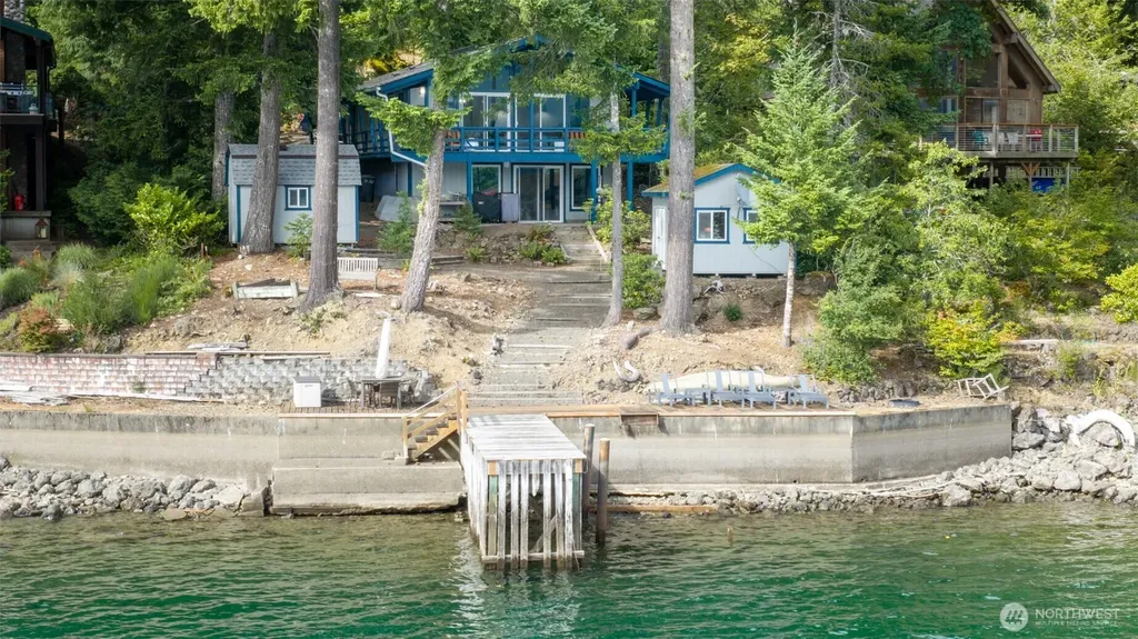 411 N Potlatch Drive N Hoodsport WA 98548