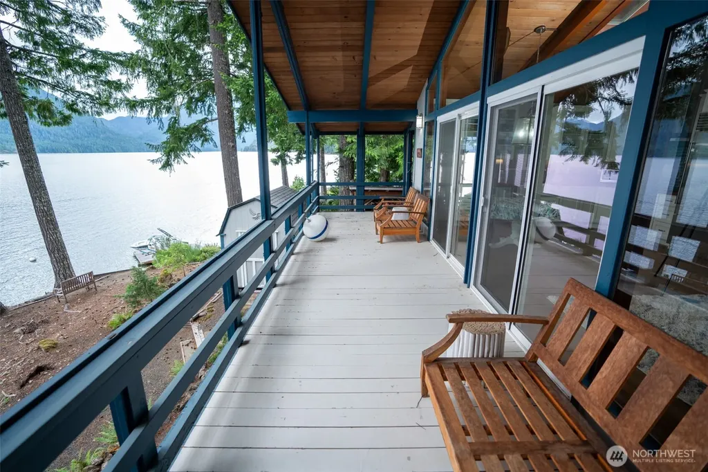 411 N Potlatch Drive N Hoodsport WA 98548