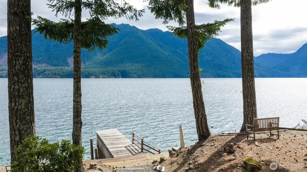 411 N Potlatch Drive N Hoodsport WA 98548