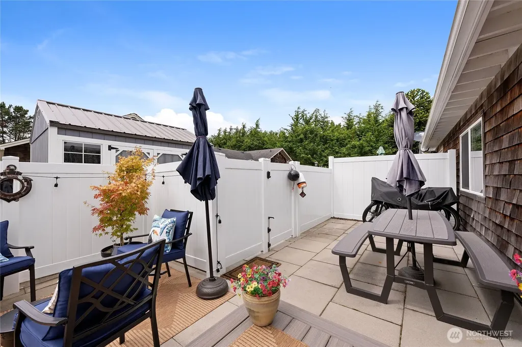 1611 Ocean Beach Boulevard Long Beach WA 98631