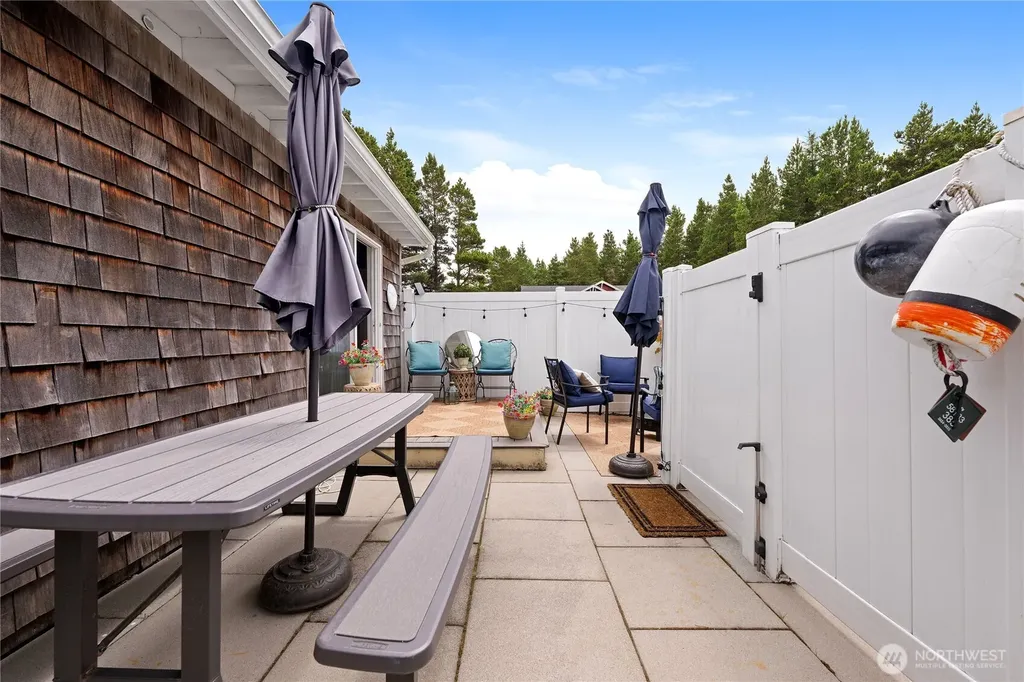 1611 Ocean Beach Boulevard Long Beach WA 98631