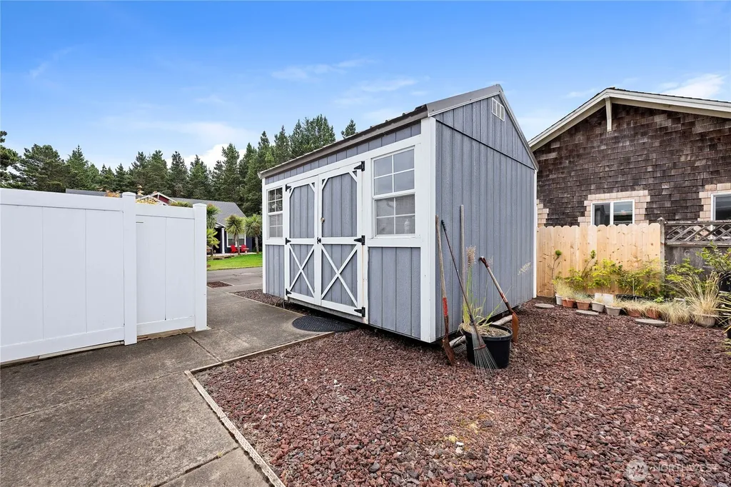 1611 Ocean Beach Boulevard Long Beach WA 98631
