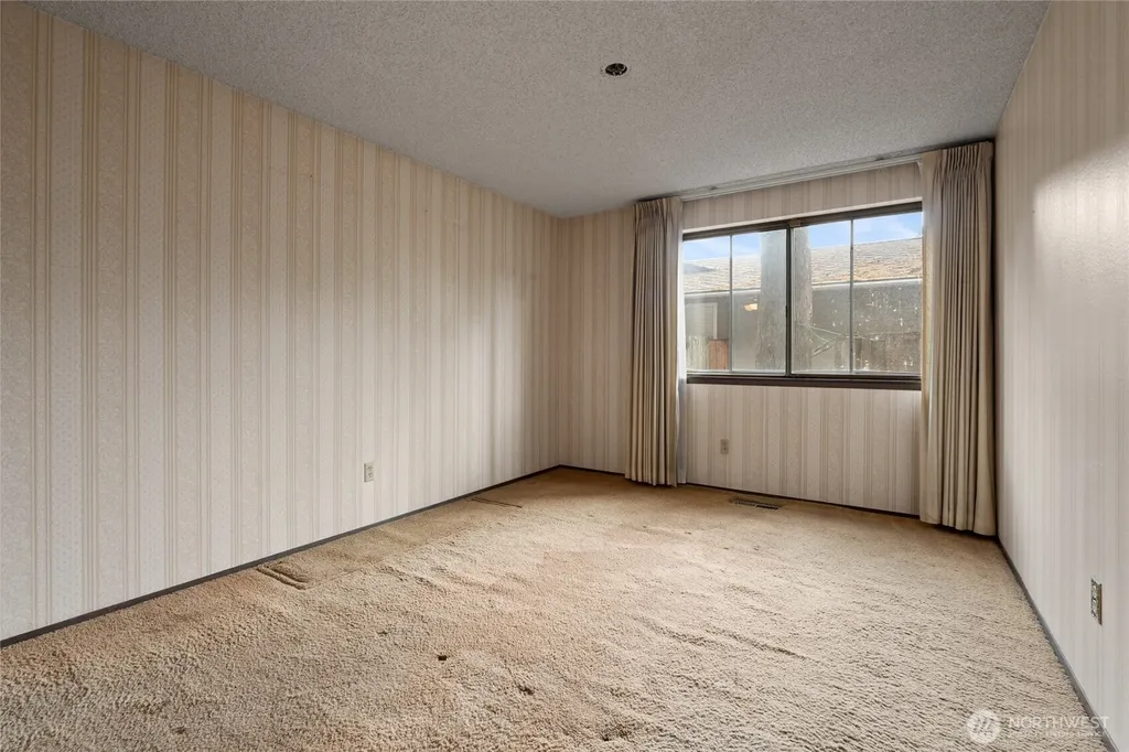 9106 Zircon Drive SW Lakewood WA 98498