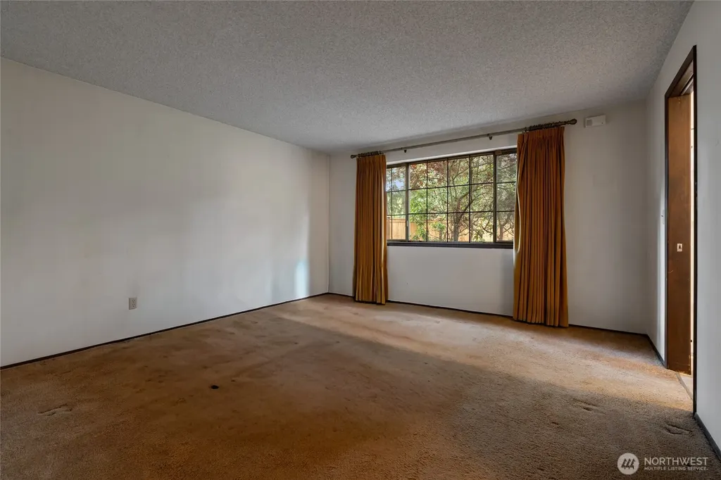 9106 Zircon Drive SW Lakewood WA 98498